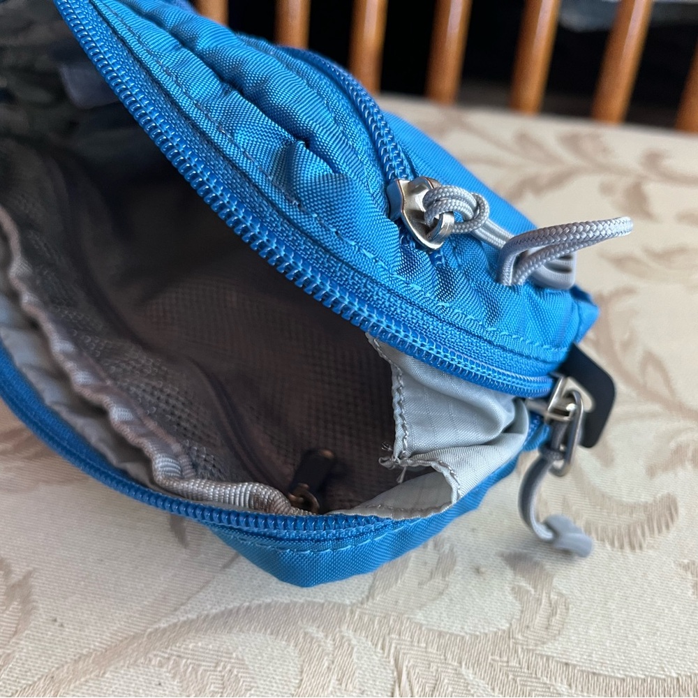 REI Navy Blue Men's Belt Bag - Picture 5 of 9